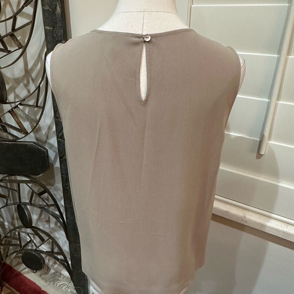 EileenFisher matching silk tank and crop pant. - Picture 5 of 8